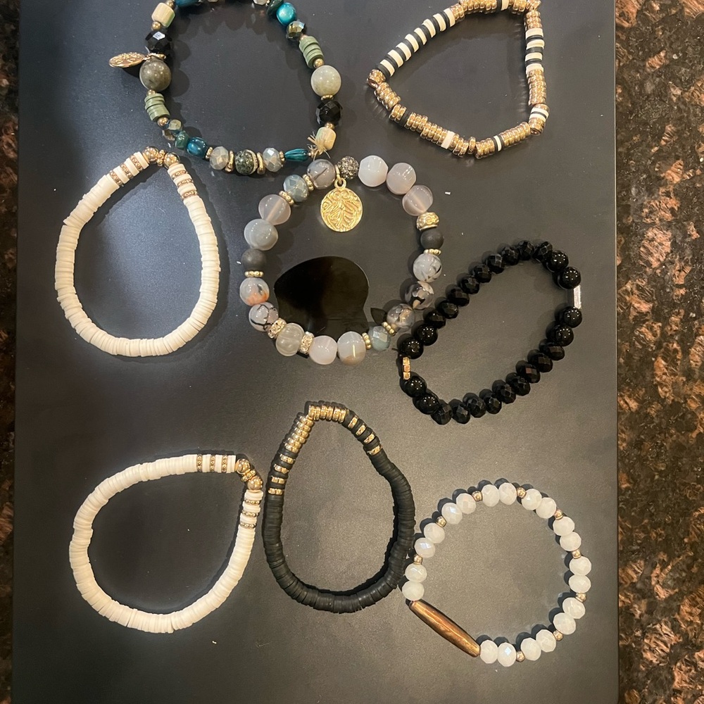 Elegant Beaded Bracelet Set - Black, Gold, White